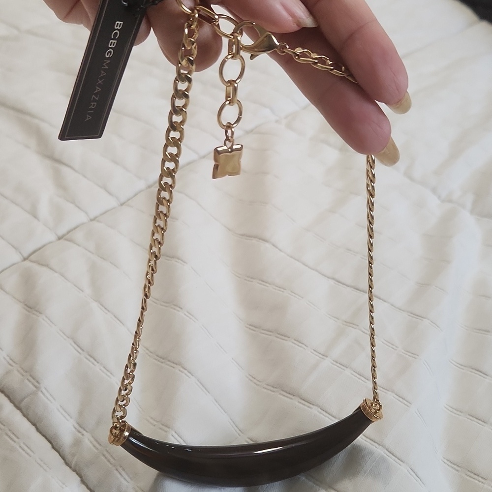 BCBGMAXAZRIA gold chain brown horn-shaped pendant NWT - Picture 5 of 6